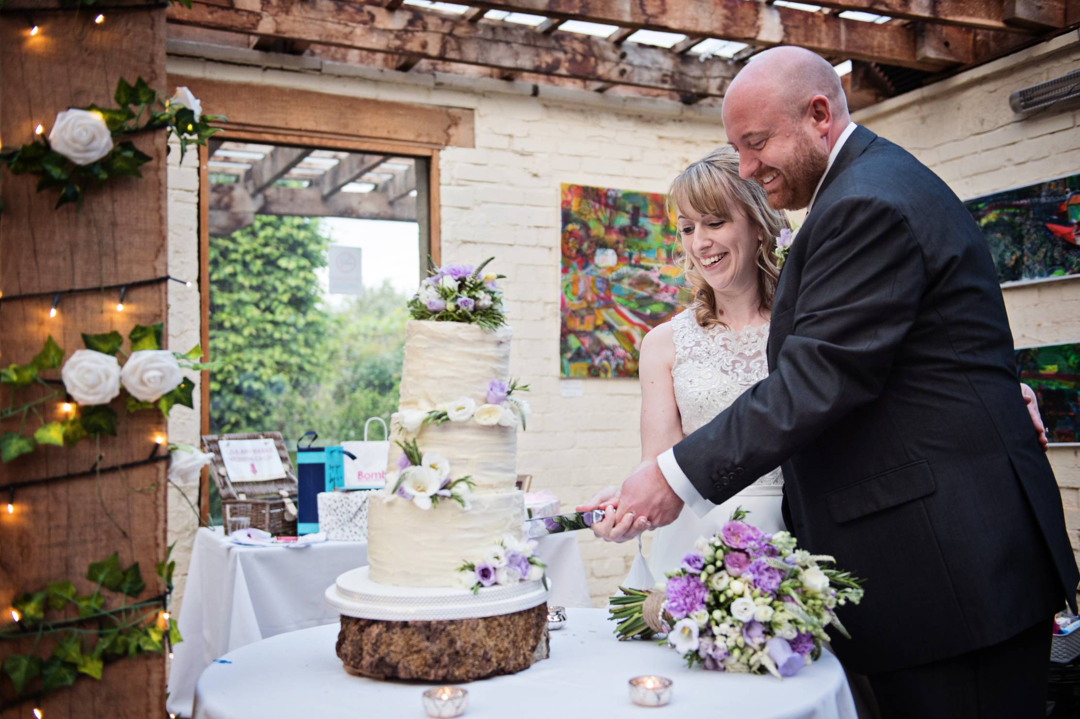 Flowers on wedding cake